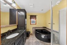 Jacuzzi Type En-Suite Bath