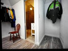 918 Walk-In Closet