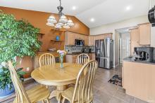 Kitchen- Eat-in Area