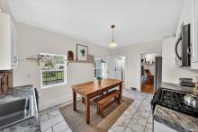 Eat-in kitchen
